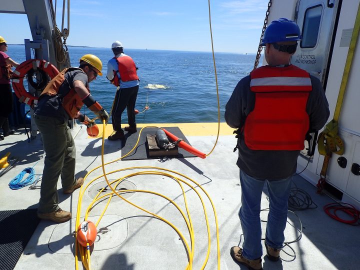 Recovering the K2 ROV - hauling in the "flying" tether